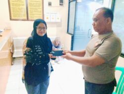 HP Hilang Akhirnya Kembali! Pemilik Ucapkan Syukur Di Polsek Parakansalak