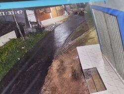 OTK Acak-acak Toko Sayuran Di Pulosari, Aksi Terekam CCTV!