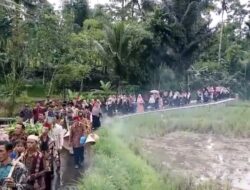 Silaturahmi Penuh Makna, Hajatan Kades Pulosari Diserbu Undangan Massal Warga Pasirpari