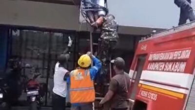 Suara Ledakan Kagetkan Warga! Teknisi Listrik Tersengat Di Atap Klinik Gigi Parungkuda