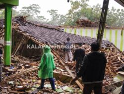 Diguyur Hujan Deras Dua Hari, Bangunan Ponpes Gustanularipin Surade Roboh Total