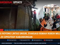 Gotong Royong Lintas Unsur, Evakuasi Rumah Roboh Milik Warga Di Cipeuteuy Kabandungan